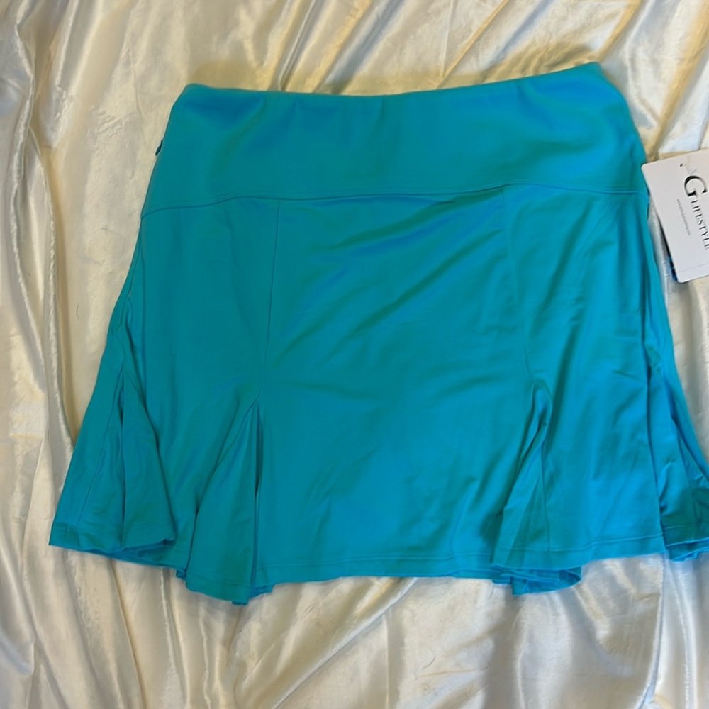 NWT women’s skort/skirt  size medium by G Lifestyle with side zipper teal